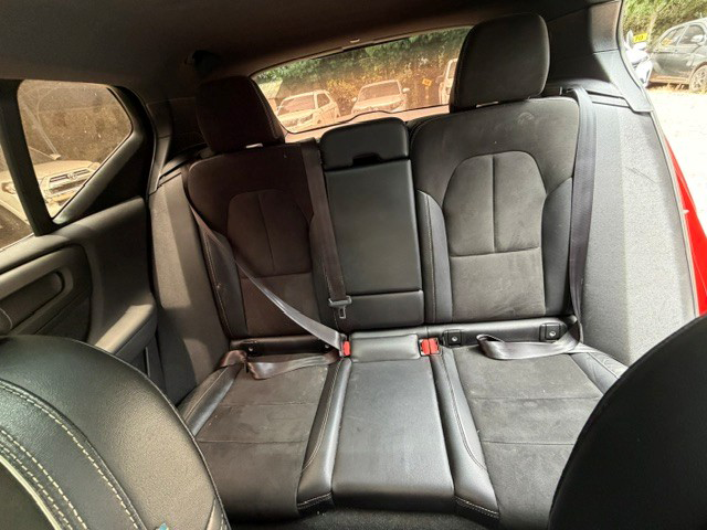 Volvo-xc40-7