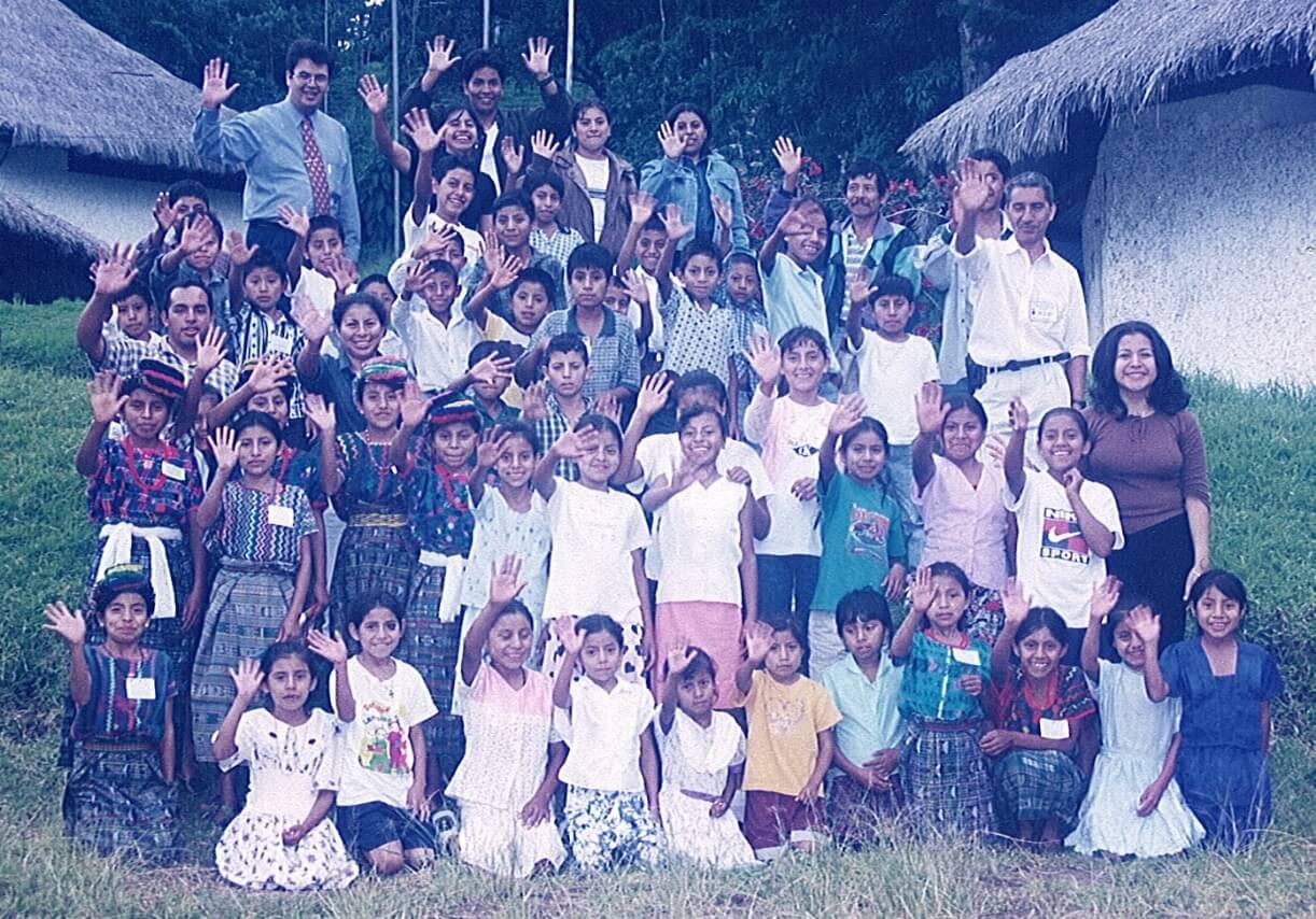Acto de inauguración del Programa de Autogestión Educativa (PRONADE), en Purulhá, Baja Verapaz