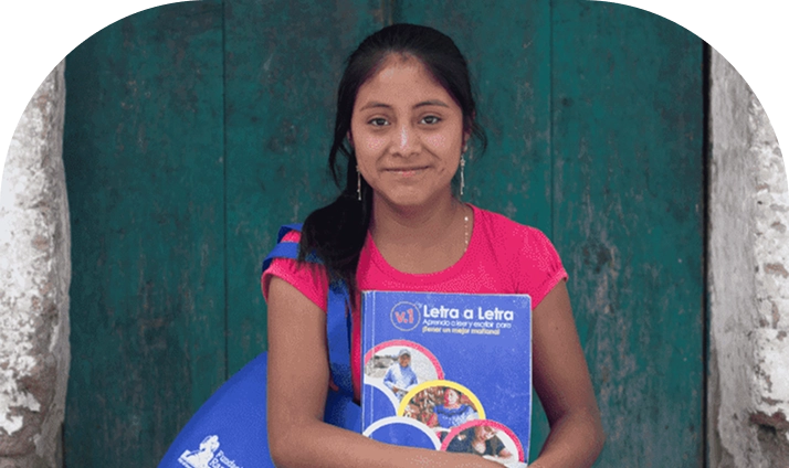 FRCL-como-ayudar-alumna-con-libro
