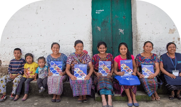 FRCL-quienes-somos-alumnos-con-materiales