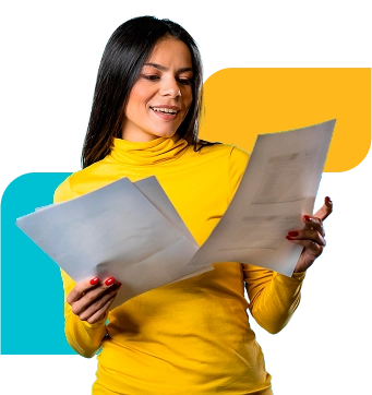 mujer revisando papeleo banca seguros banpais