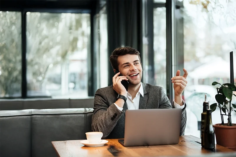 usuario-feliz-pago-planilla-banpais